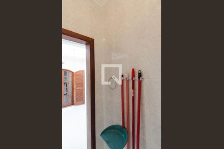 Casa à venda com 189m², 3 quartos e 2 vagas Casa à venda com 189m², 3 quartos e 2 vagasBanheiro de serviço