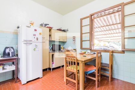 Casa à venda com 150m², 4 quartos e 2 vagas Casa à venda com 150m², 4 quartos e 2 vagasCozinha