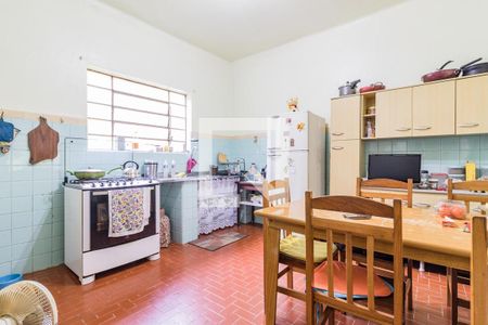 Casa à venda com 150m², 4 quartos e 2 vagas Casa à venda com 150m², 4 quartos e 2 vagasCozinha