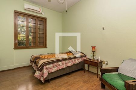 Casa à venda com 150m², 4 quartos e 2 vagas Casa à venda com 150m², 4 quartos e 2 vagasDormitório