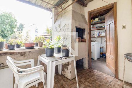 Casa à venda com 150m², 4 quartos e 2 vagas Casa à venda com 150m², 4 quartos e 2 vagasChurrasqueira