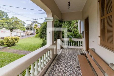 Casa à venda com 150m², 4 quartos e 2 vagas Casa à venda com 150m², 4 quartos e 2 vagasvaranda