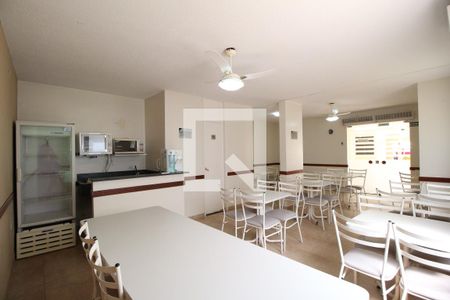Apartamento para alugar com 65m², 2 quartos e 1 vagaÁrea comum - Salão de festas