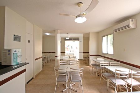 Apartamento para alugar com 65m², 2 quartos e 1 vagaÁrea comum - Salão de festas