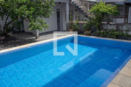 Casa à venda com 340m², 4 quartos e 3 vagasÁrea comum - Piscina