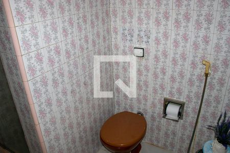 Casa à venda com 340m², 4 quartos e 3 vagasBanheiro social