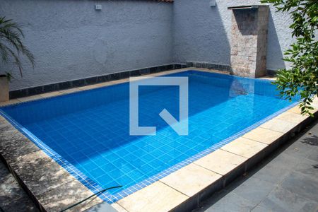 Casa à venda com 340m², 4 quartos e 3 vagasÁrea comum - Piscina