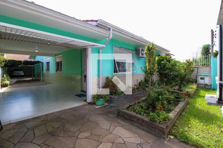 Casa à venda com 130m², 2 quartos e 3 vagas Casa à venda com 130m², 2 quartos e 3 vagasFachada