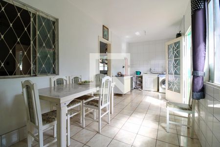 Casa à venda com 130m², 2 quartos e 3 vagas Casa à venda com 130m², 2 quartos e 3 vagasCozinha