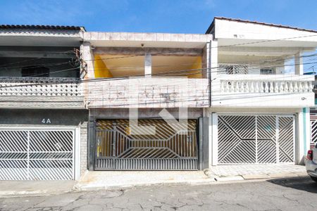 Casa para alugar com 180m², 3 quartos e 2 vagasFachada