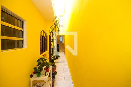 Casa para alugar com 180m², 3 quartos e 2 vagasCorredor