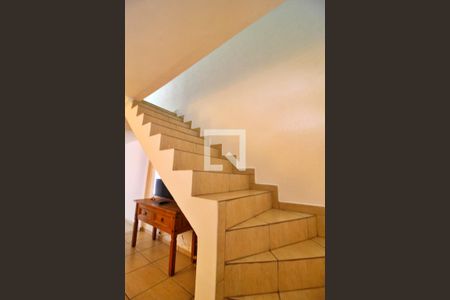 Escada de casa à venda com 3 quartos, 132m² em Vila Camilopolis, Santo André
