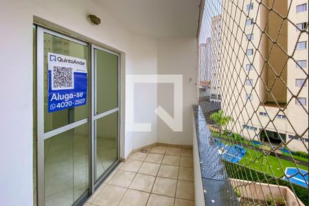 Apartamento à venda com 62m², 2 quartos e 1 vaga Apartamento à venda com 62m², 2 quartos e 1 vagaPlaca Instalada na Varanda da Sala