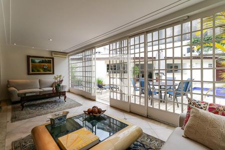 Sala de Estar de casa à venda com 5 quartos, 700m² em Jardim Guedala, São Paulo