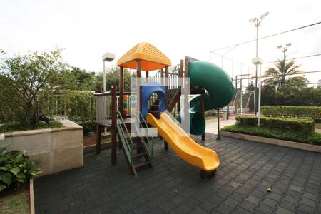 Apartamento para alugar com 112m², 3 quartos e 2 vagas Apartamento para alugar com 112m², 3 quartos e 2 vagasÁrea Comum - Playground