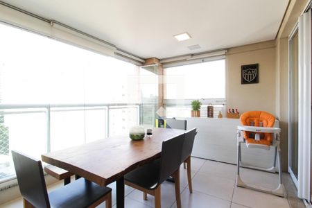 Apartamento para alugar com 112m², 3 quartos e 2 vagas Apartamento para alugar com 112m², 3 quartos e 2 vagasVaranda
