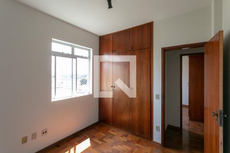 Quarto 1 de apartamento para alugar com 3 quartos, 108m² em Santa Tereza, Belo Horizonte