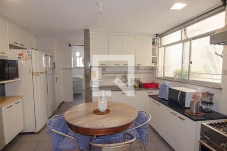 Apartamento à venda com 200m², 4 quartos e 1 vagaCozinha