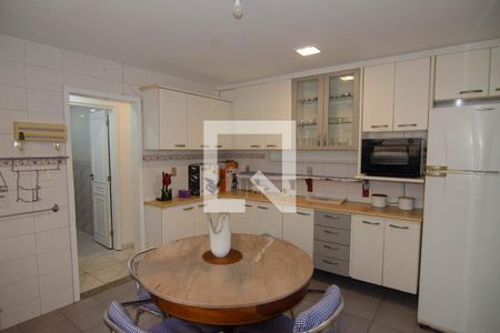 Apartamento à venda com 200m², 4 quartos e 1 vagaCozinha