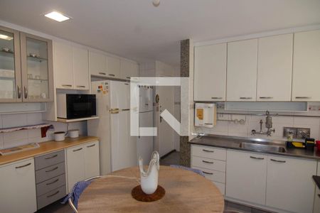 Apartamento à venda com 200m², 4 quartos e 1 vagaCozinha