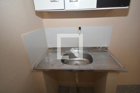 Sala/Quarto de casa para alugar com 1 quarto, 25m² em Bento Ribeiro, Rio de Janeiro