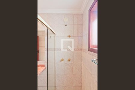 Casa à venda com 481m², 4 quartos e 6 vagas Casa à venda com 481m², 4 quartos e 6 vagasBanheiro