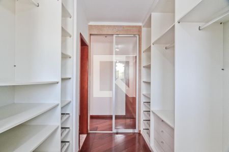 Casa à venda com 481m², 4 quartos e 6 vagas Casa à venda com 481m², 4 quartos e 6 vagasCloset da suíte 1