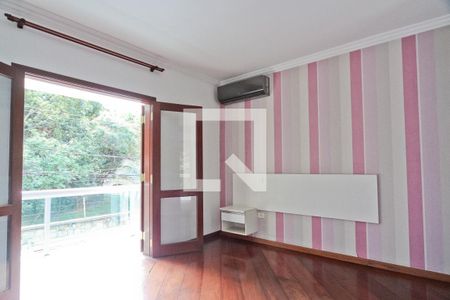 Casa à venda com 481m², 4 quartos e 6 vagas Casa à venda com 481m², 4 quartos e 6 vagasSuíte 2