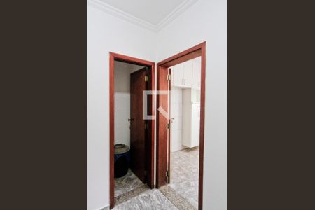 Casa à venda com 481m², 4 quartos e 6 vagas Casa à venda com 481m², 4 quartos e 6 vagasÁrea de Serviço