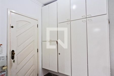 Casa à venda com 481m², 4 quartos e 6 vagas Casa à venda com 481m², 4 quartos e 6 vagasÁrea de Serviço