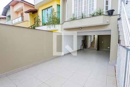 Garagem de casa para alugar com 3 quartos, 200m² em Jardim Pinheiros, São Paulo