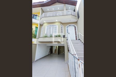Fachada interna de casa para alugar com 3 quartos, 200m² em Jardim Pinheiros, São Paulo
