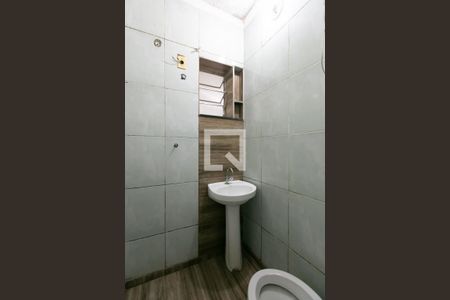 Banheiro  de casa de condomínio para alugar com 1 quarto, 40m² em Jardim Brasil, São Paulo