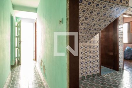 Casa à venda com 244m², 3 quartos e 5 vagas Casa à venda com 244m², 3 quartos e 5 vagasCorredor