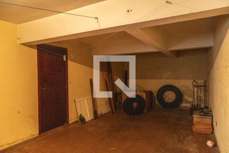 Casa à venda com 244m², 3 quartos e 5 vagas Casa à venda com 244m², 3 quartos e 5 vagasDepósito