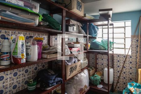 Casa à venda com 244m², 3 quartos e 5 vagas Casa à venda com 244m², 3 quartos e 5 vagasDepósito