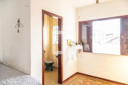 Casa à venda com 244m², 3 quartos e 5 vagas Casa à venda com 244m², 3 quartos e 5 vagasSuíte