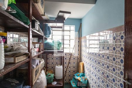 Casa à venda com 244m², 3 quartos e 5 vagas Casa à venda com 244m², 3 quartos e 5 vagasDepósito