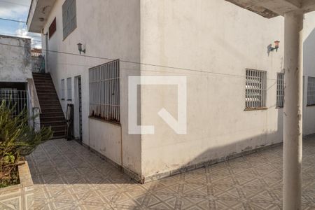 Casa à venda com 244m², 3 quartos e 5 vagas Casa à venda com 244m², 3 quartos e 5 vagasQuintal