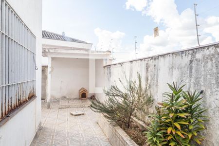 Casa à venda com 244m², 3 quartos e 5 vagas Casa à venda com 244m², 3 quartos e 5 vagasQuintal