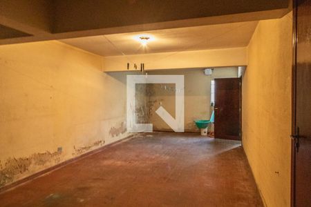 Casa à venda com 244m², 3 quartos e 5 vagas Casa à venda com 244m², 3 quartos e 5 vagasDepósito