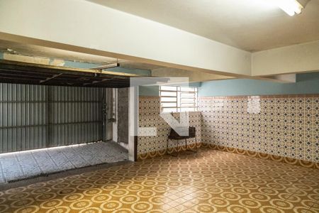 Casa à venda com 244m², 3 quartos e 5 vagas Casa à venda com 244m², 3 quartos e 5 vagasGaragem