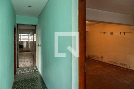 Casa à venda com 244m², 3 quartos e 5 vagas Casa à venda com 244m², 3 quartos e 5 vagasCorredor