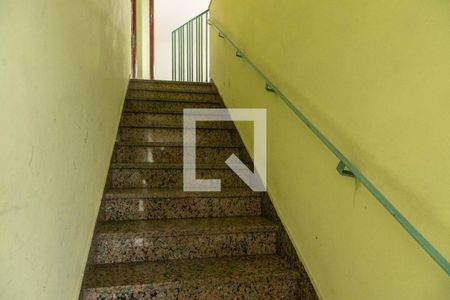 Casa à venda com 244m², 3 quartos e 5 vagas Casa à venda com 244m², 3 quartos e 5 vagasEscada