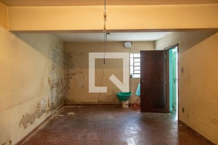 Casa à venda com 244m², 3 quartos e 5 vagas Casa à venda com 244m², 3 quartos e 5 vagasDepósito