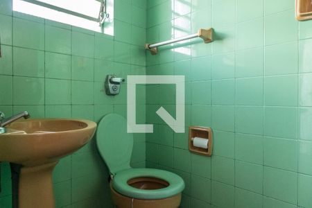 Casa à venda com 244m², 3 quartos e 5 vagas Casa à venda com 244m², 3 quartos e 5 vagasBanheiro de Serviço