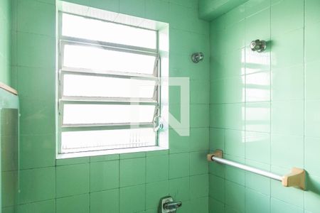 Casa à venda com 244m², 3 quartos e 5 vagas Casa à venda com 244m², 3 quartos e 5 vagasBanheiro de Serviço