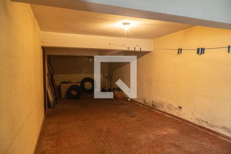 Casa à venda com 244m², 3 quartos e 5 vagas Casa à venda com 244m², 3 quartos e 5 vagasDepósito