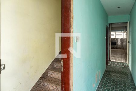 Casa à venda com 244m², 3 quartos e 5 vagas Casa à venda com 244m², 3 quartos e 5 vagasEscada