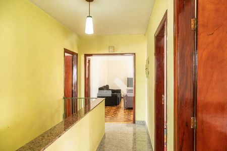 Casa à venda com 244m², 3 quartos e 5 vagas Casa à venda com 244m², 3 quartos e 5 vagasHall dos Quartos